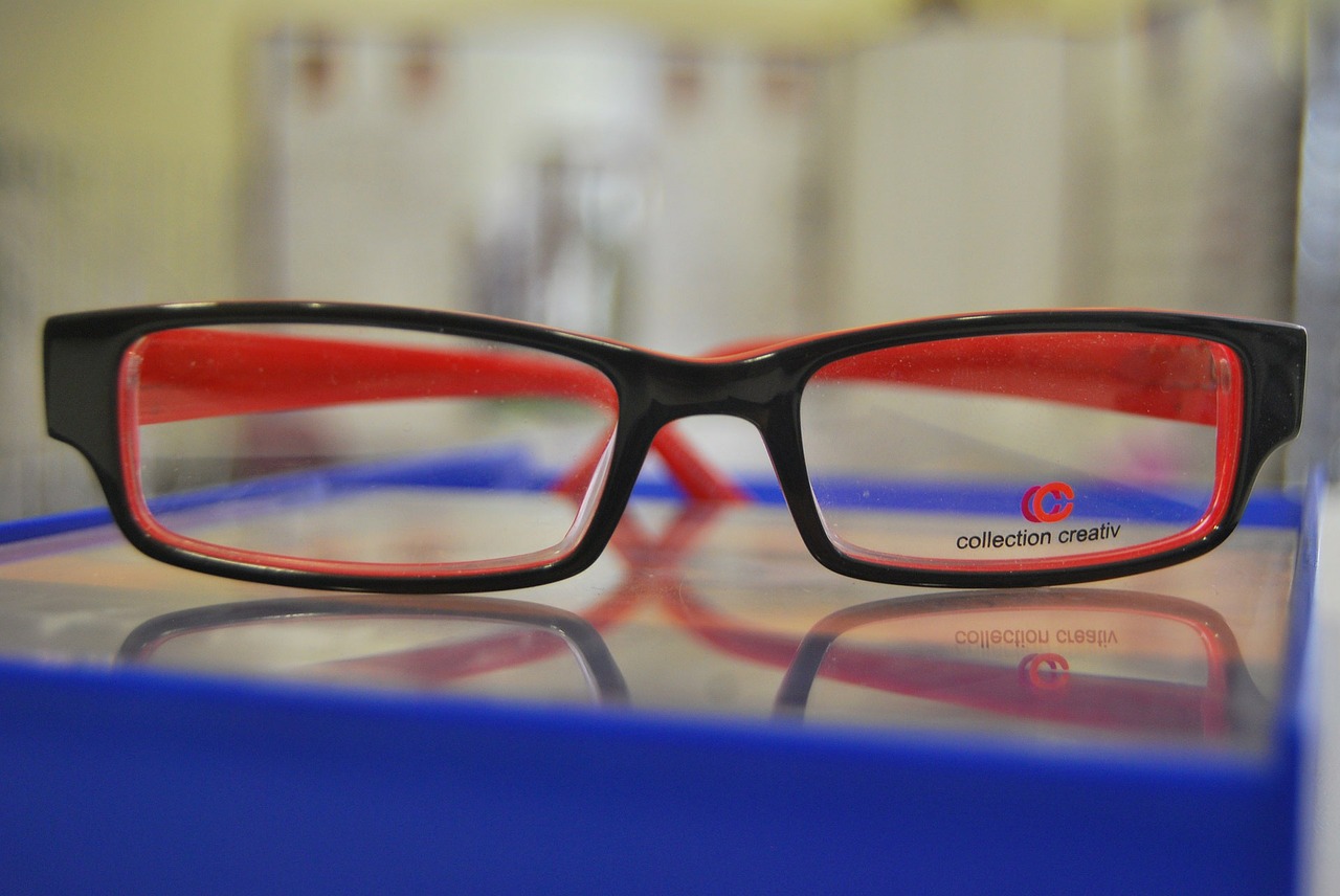 Devenir opticien, le professionnel des lunettes pour vos yeux