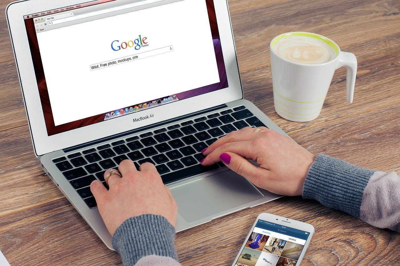 Consultant freelance SEO et agence SEO : comment se décider?