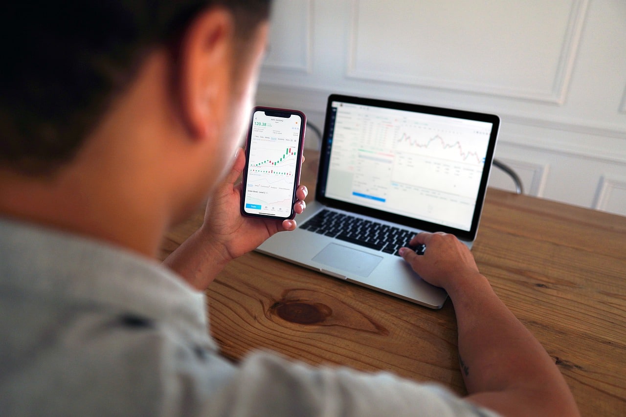 Trading en ligne : quels sont les principaux avantages ?