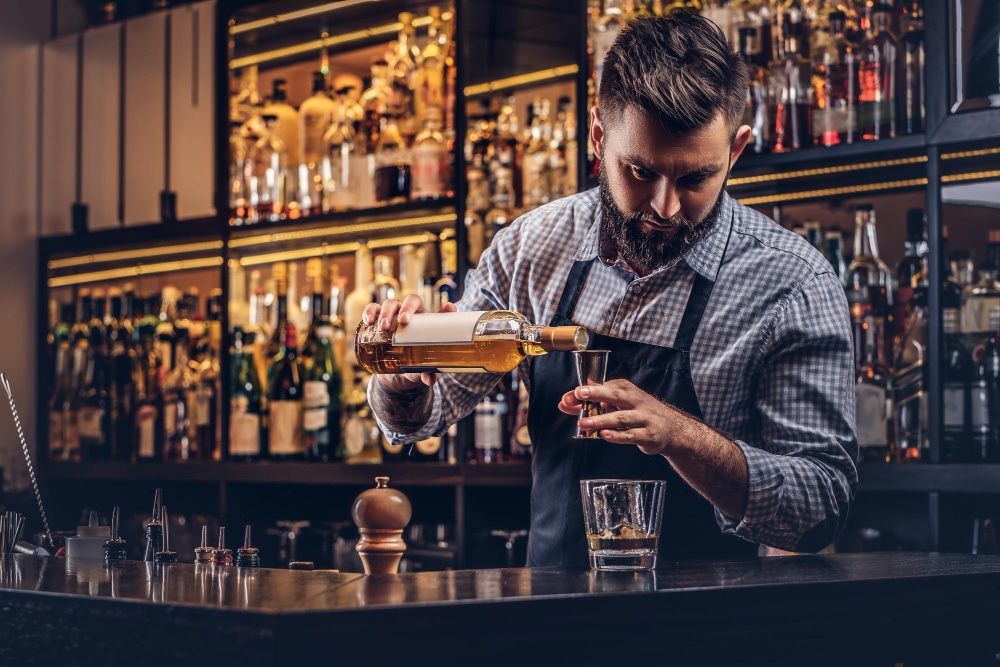 Devenir barman, un métier au service des autres