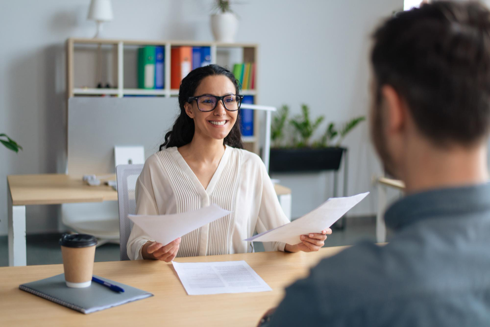 Trouver un travail en alternance : pourquoi et comment se lancer ?