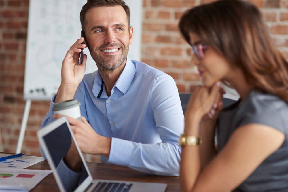 Devenir conseiller de vente, un pilier essentiel du commerce