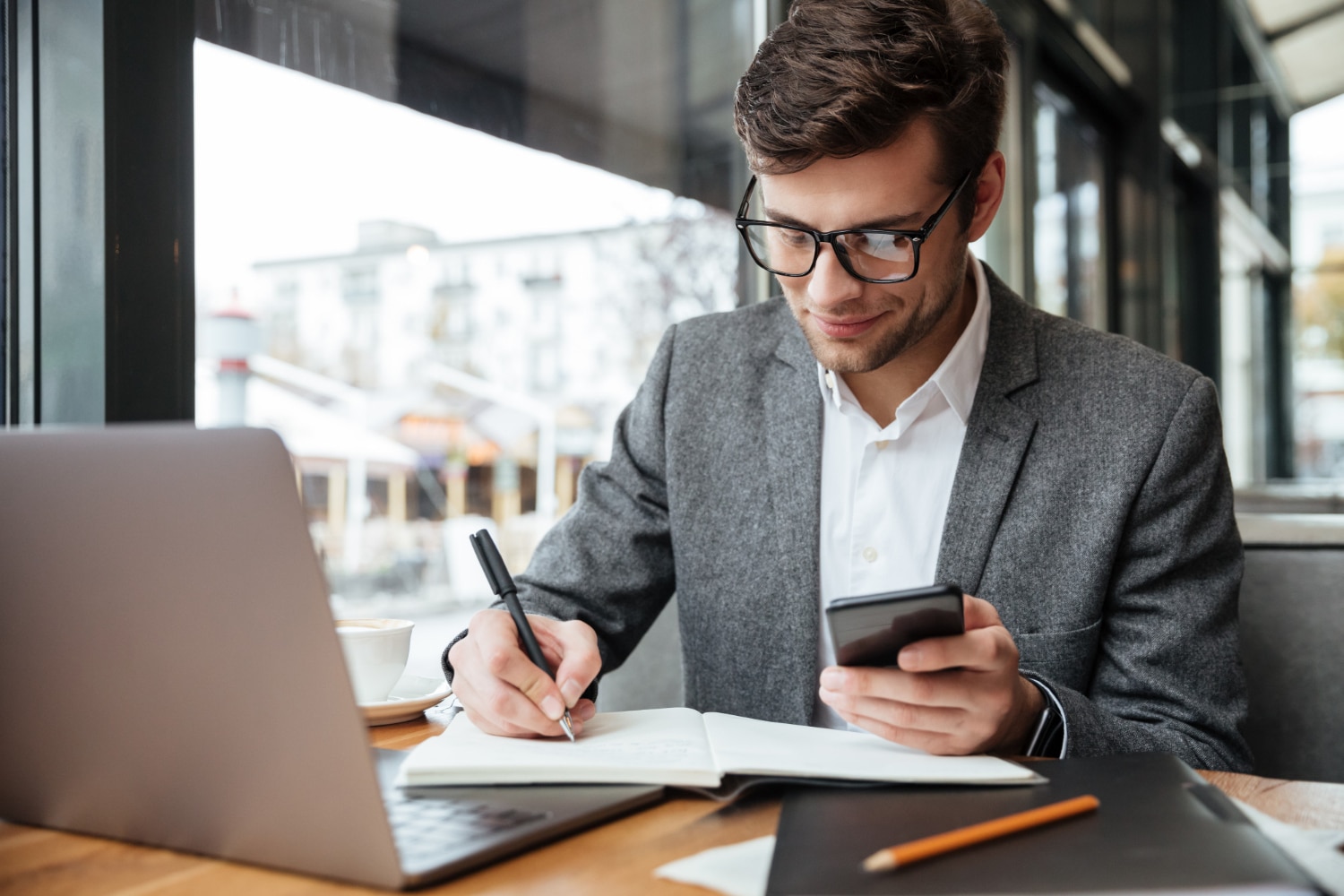 Cumuler LMNP et micro-entreprise : le guide complet 2025